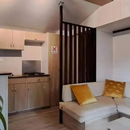 De La Vallee Du Doux キャンプ場 *