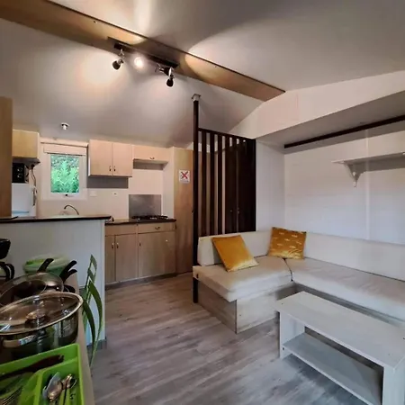 De La Vallee Du Doux キャンプ場